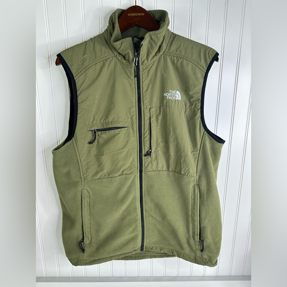 The North Face Men’s Green Vest Size Large Excellent Condition